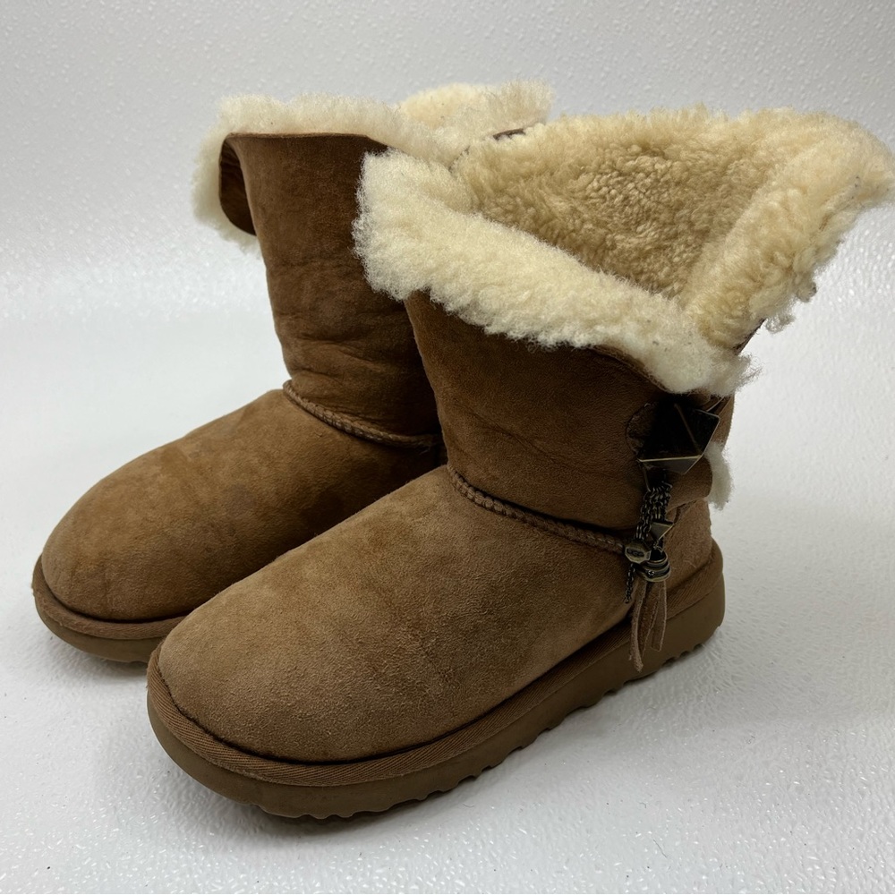 UGG Australia Bailey Button Calf Short Chestnut Boots Women’s Size US 5 1013850